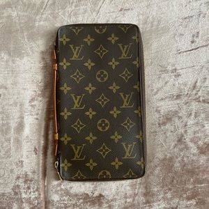 Louis Vuitton planner wallet